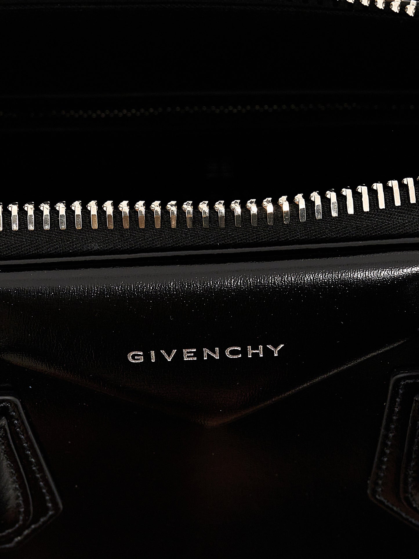 'Antigona' small handbag Hand bags