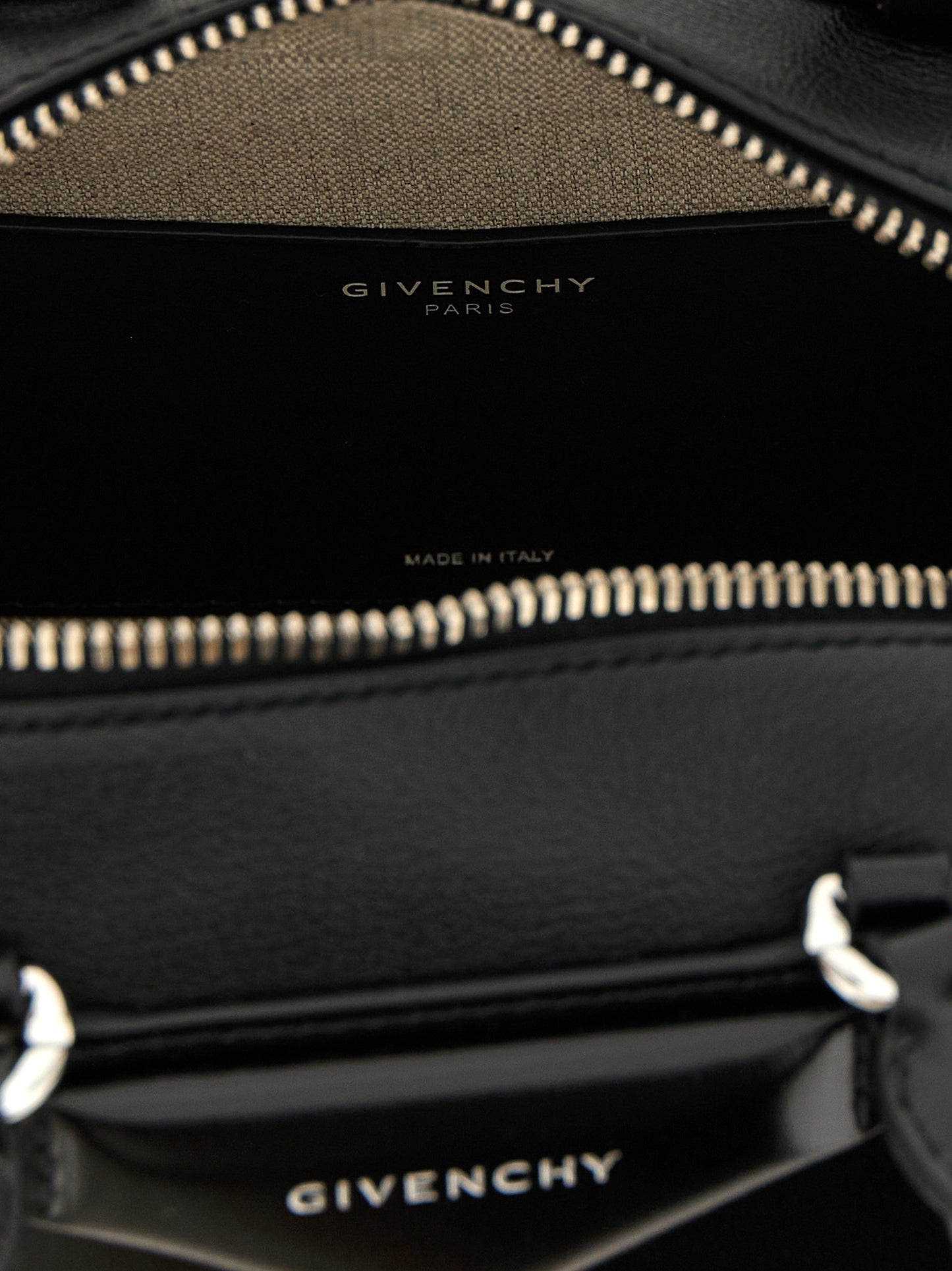 'Antigona East-West' small handbag Hand bags