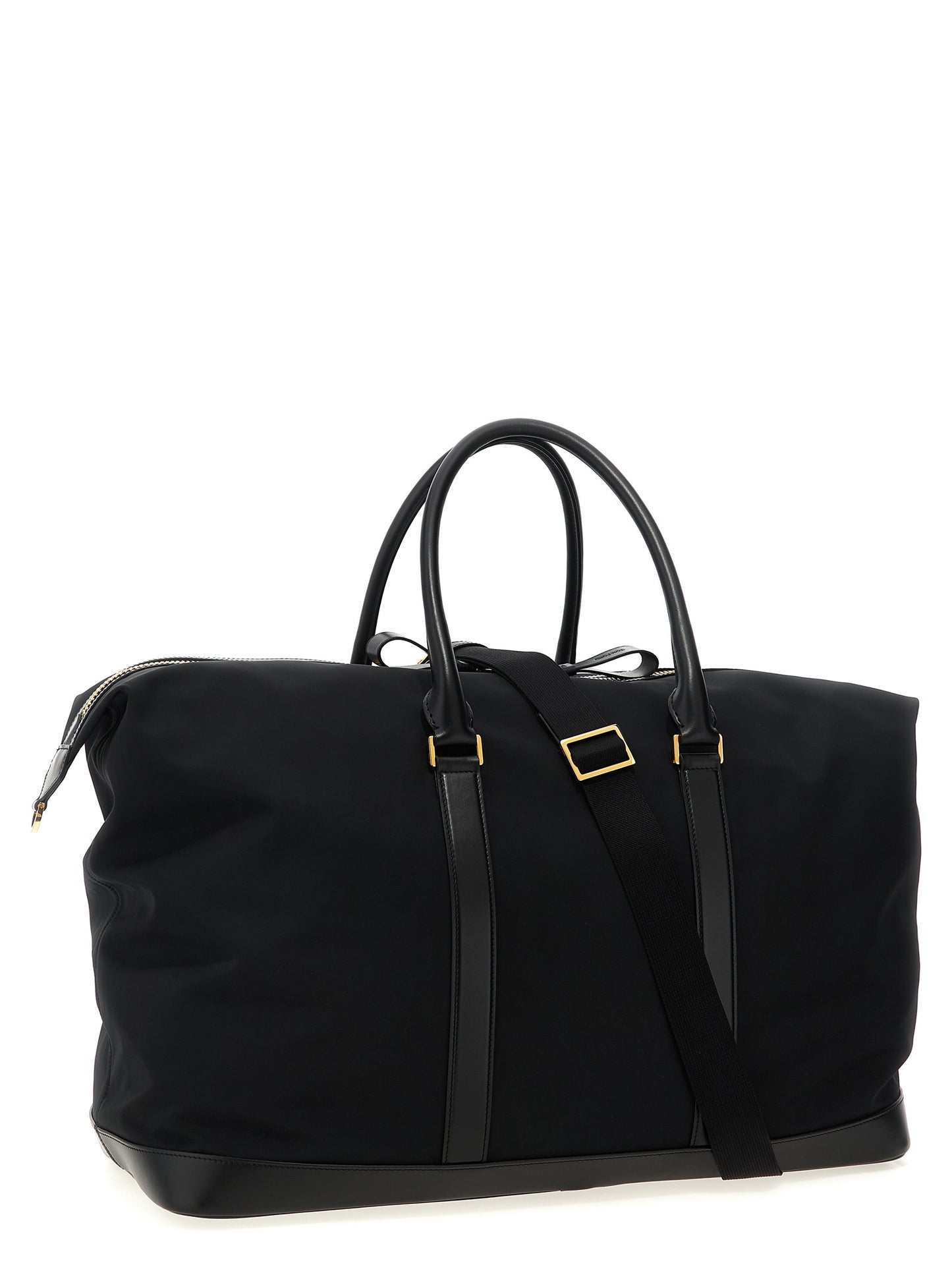Leather details travel bag Lifestyle