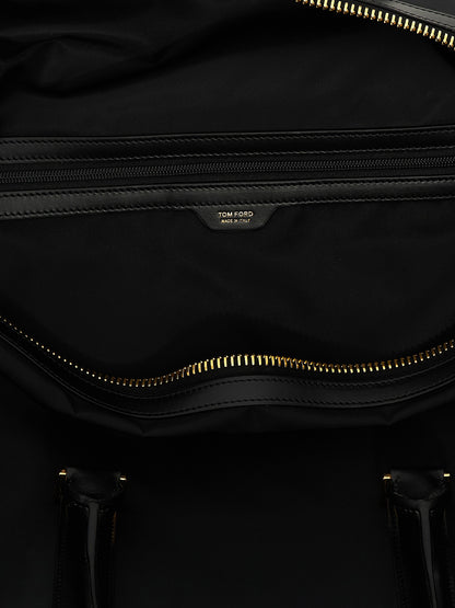 Leather details travel bag Lifestyle