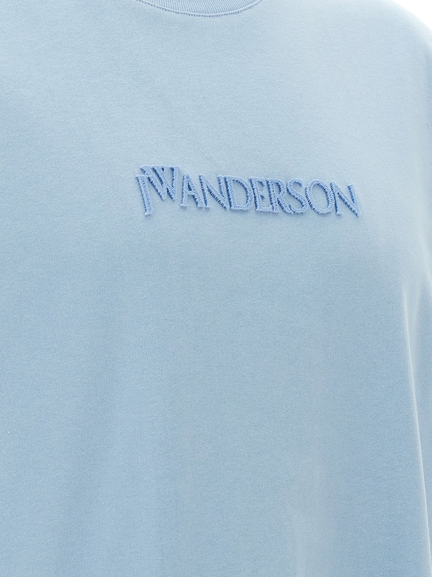 Three-dimensional logo t-shirt T-shirt