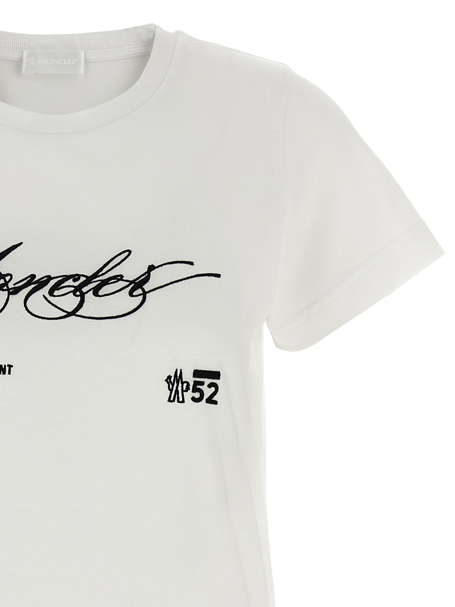 Embroidery t-shirt T-shirt