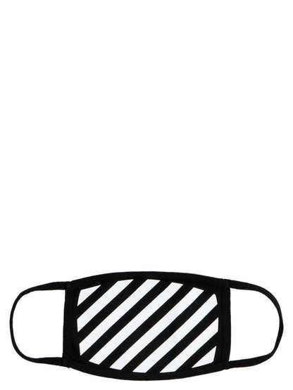 'Diag' mask Lifestyle