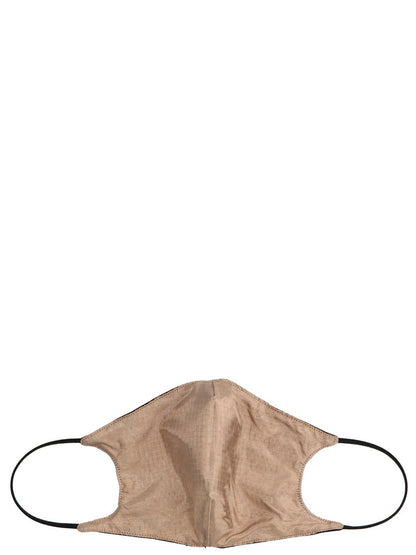 'Arrow' mask Lifestyle