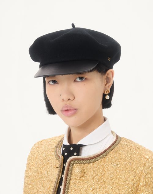Valentino Garavani Oval-shaped earrings in metal and Swarovski pearls