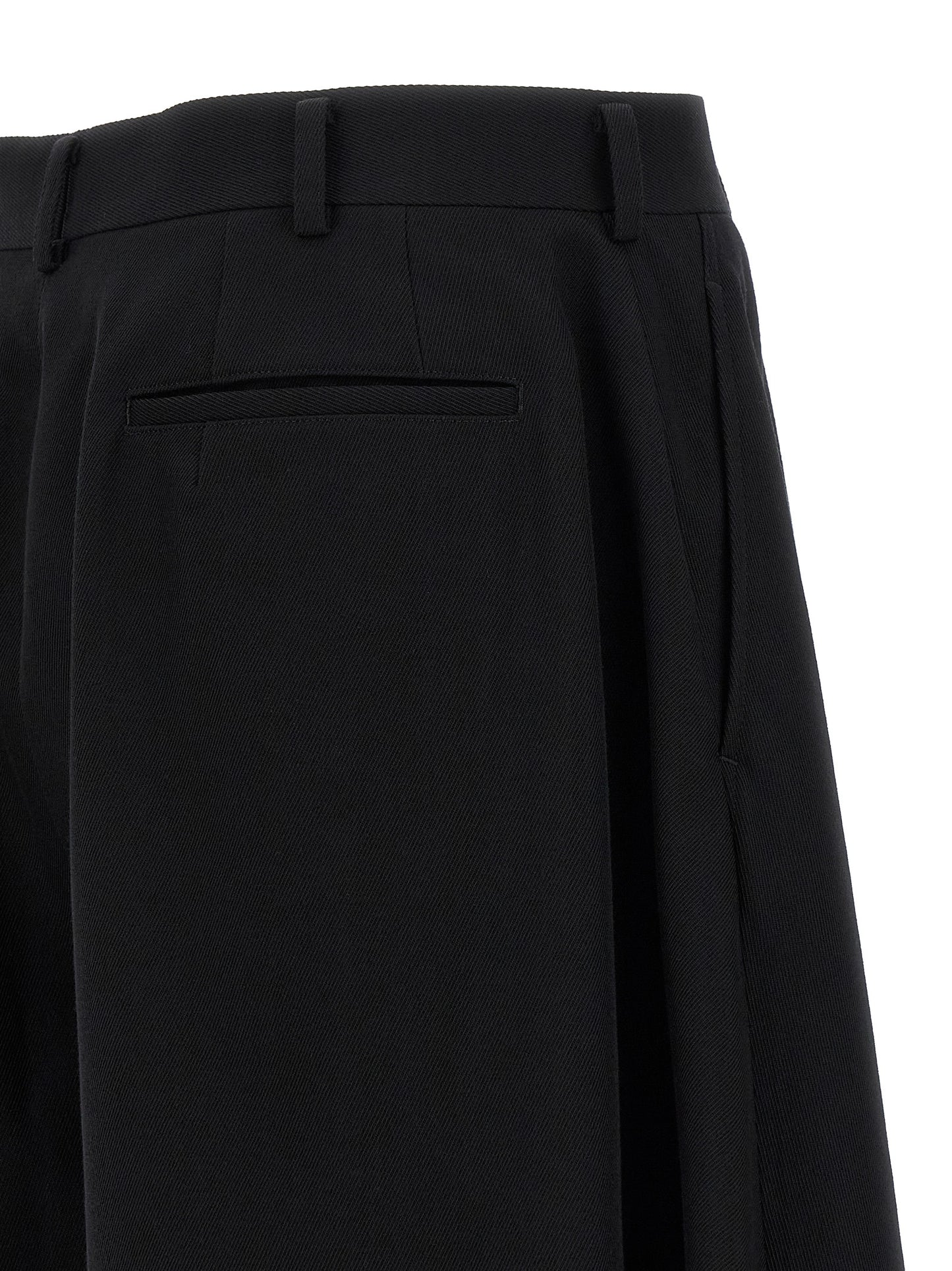 Extra loose leg bermuda shorts Bermuda, short