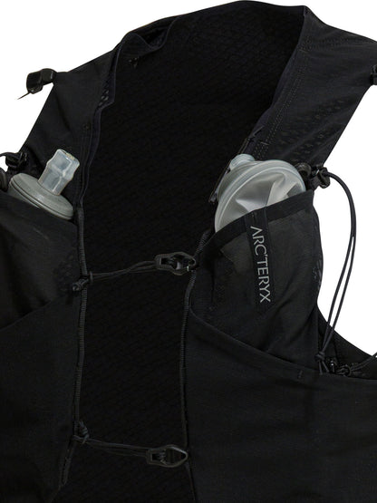 "Norvan 7" sports backpack Backpacks