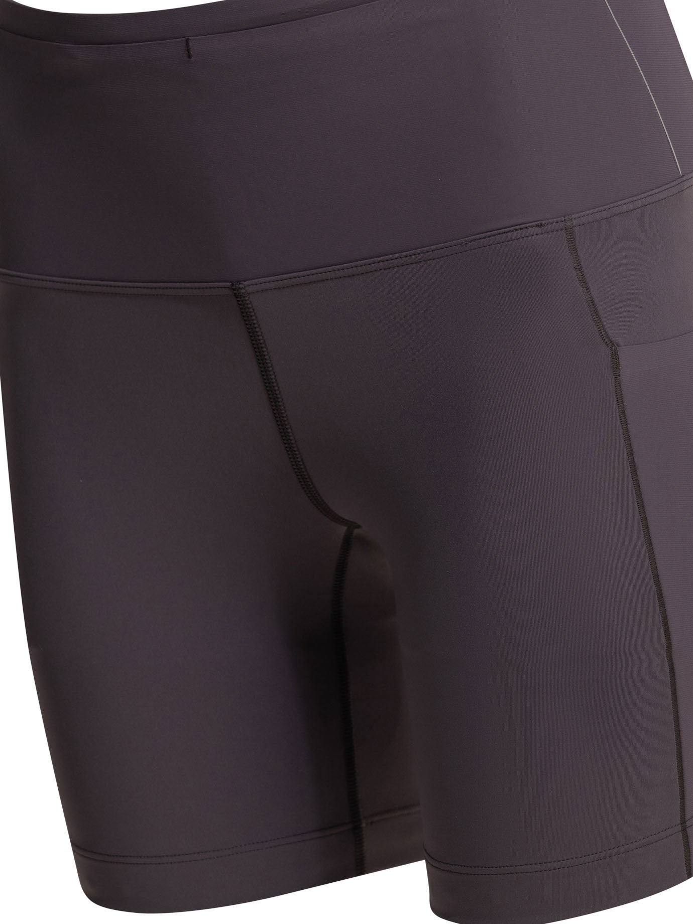 "Essent High Rise" utility shorts Shorts