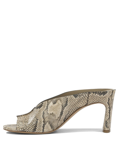 Heeled shoes Heeled shoes