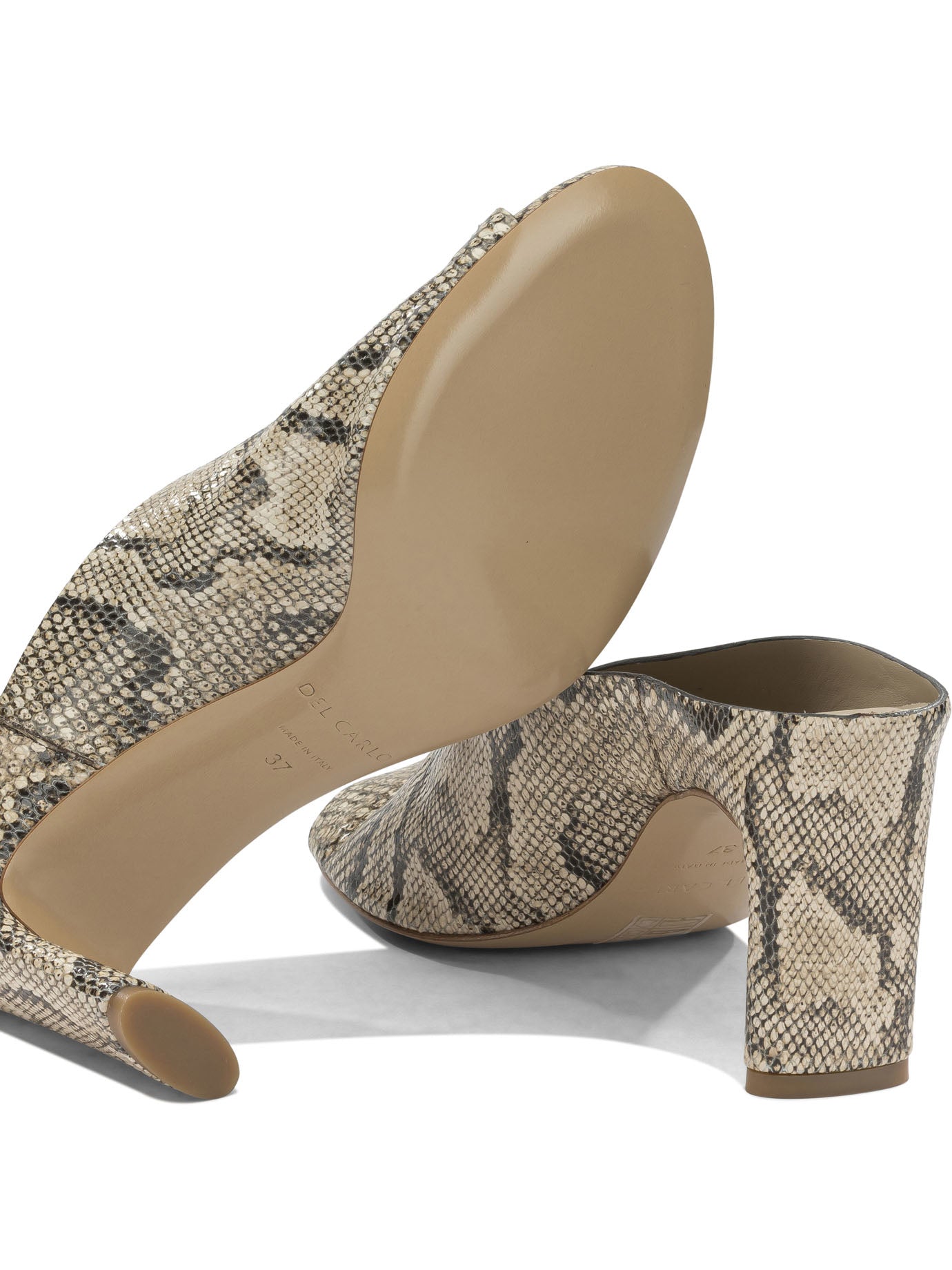 Heeled shoes Heeled shoes