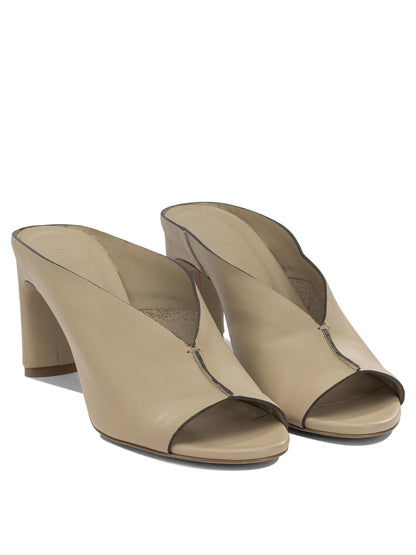 Heeled shoes Heeled shoes