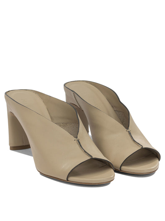 Heeled shoes Heeled shoes
