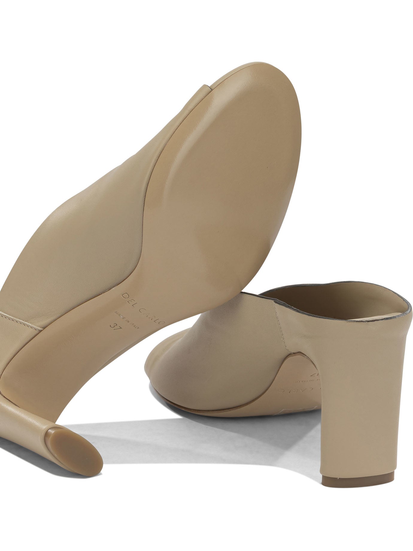 Heeled shoes Heeled shoes