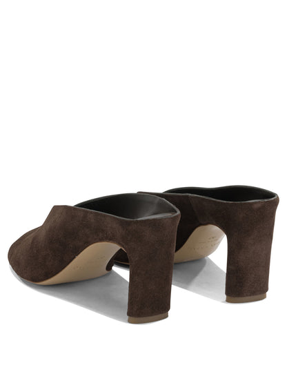 Heeled shoes Heeled shoes