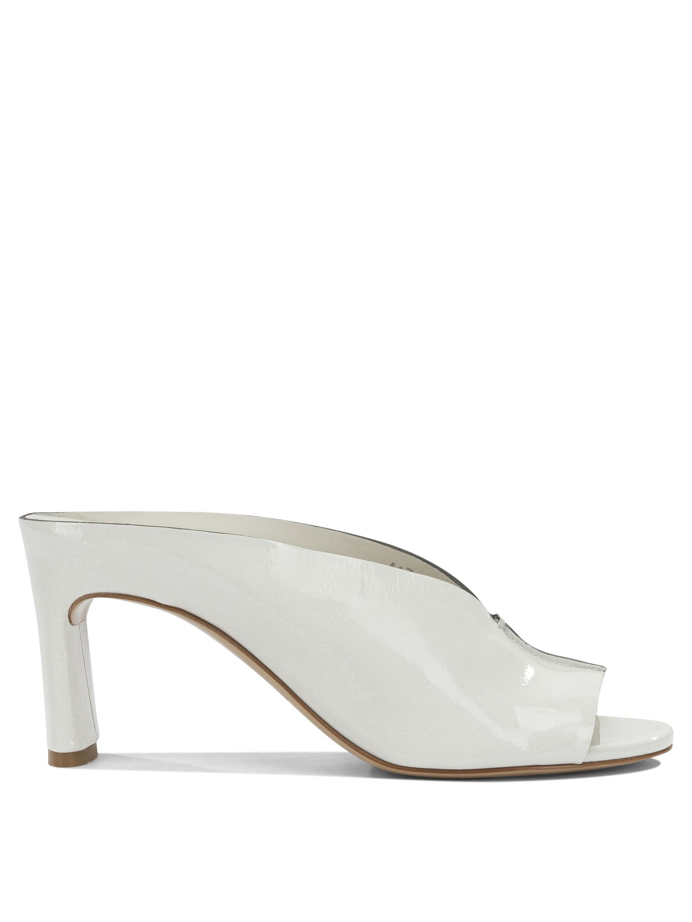 Heeled shoes Heeled shoes