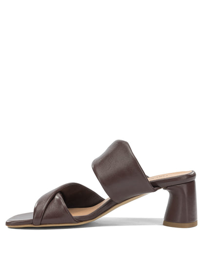 Heeled shoes Heeled shoes