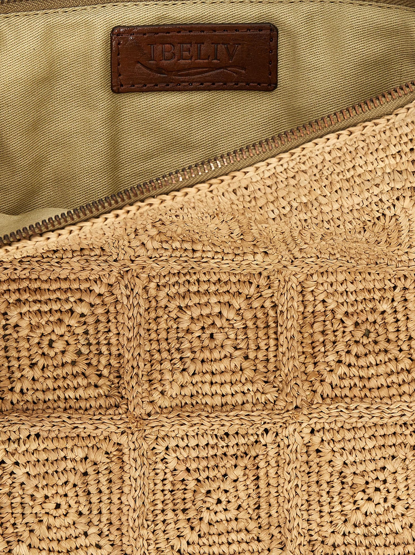 'Tanala' clutch Clutch