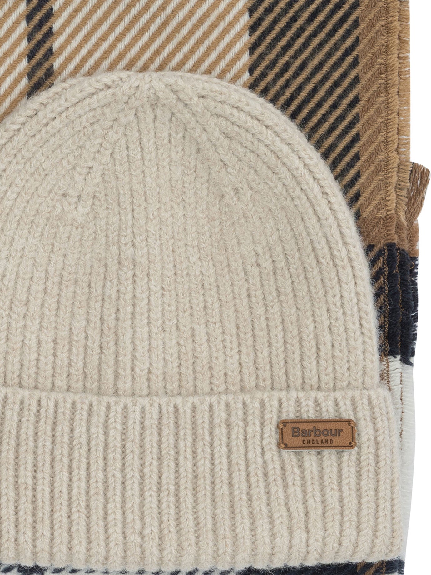 "Pendle" beanie and "Blair" scarf set. Sciarpe & Foulard