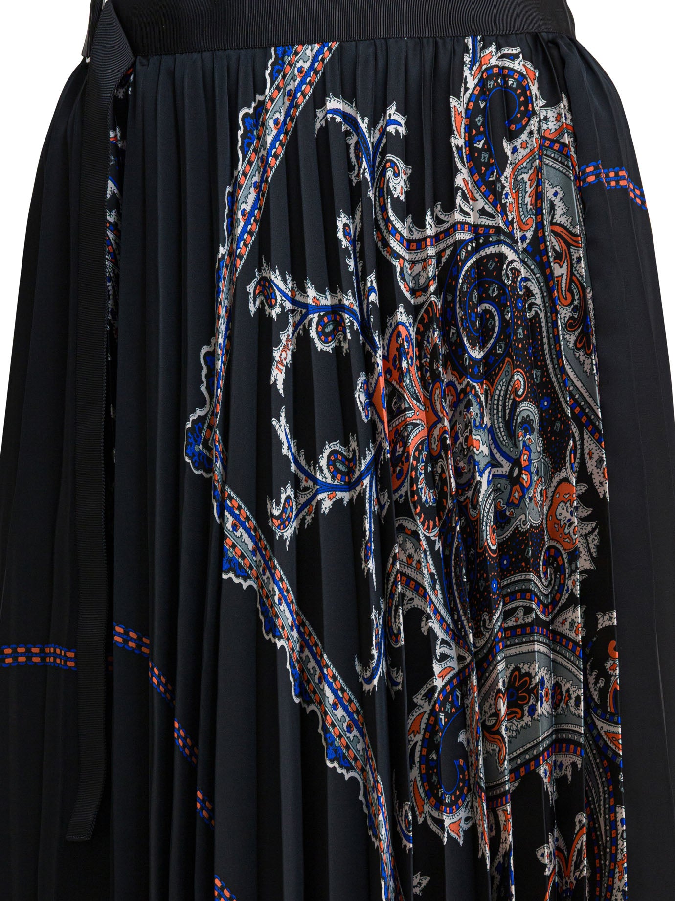 Pleated skirt with paisley print Skirts