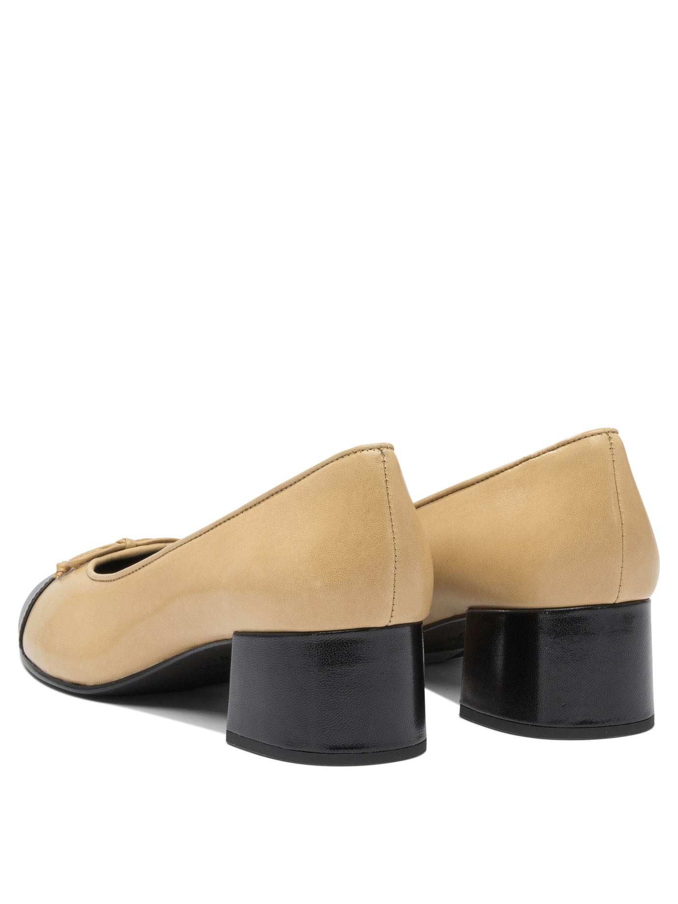 Heeled shoes Heeled shoes