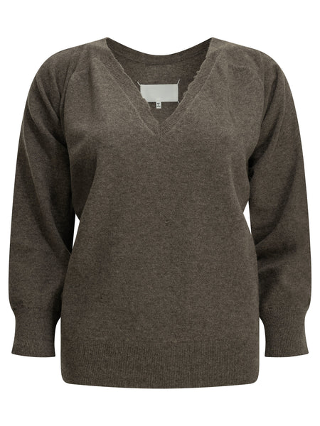 "Lived-in" V-neck Sweater Knitwear