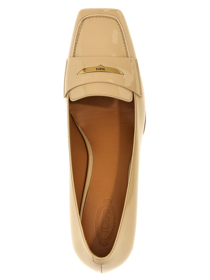 Patent leather pumps Pumps