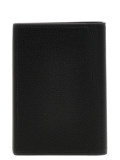 Logo passport holder Lifestyle