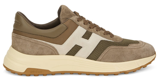 Sports shoe with high sole SHOES