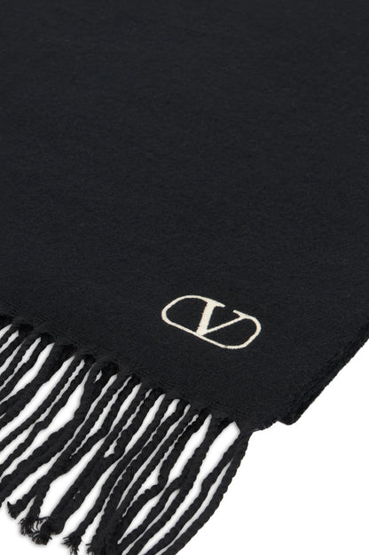 Scarf with decorative fringes ACC