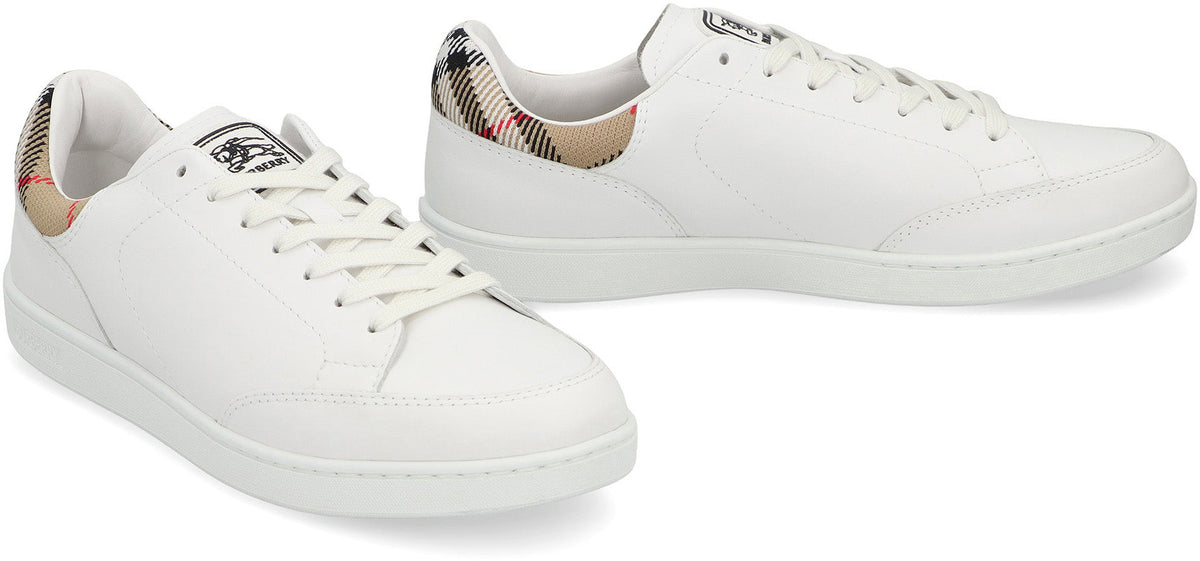 Burberry Sneakers set in leather