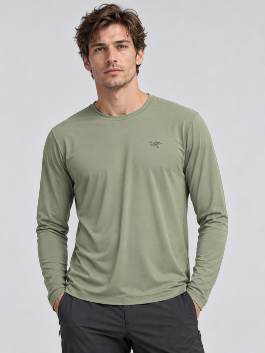 Arc'teryx AI着用イメージ（架空の成人男性モデル・コーディネート例）