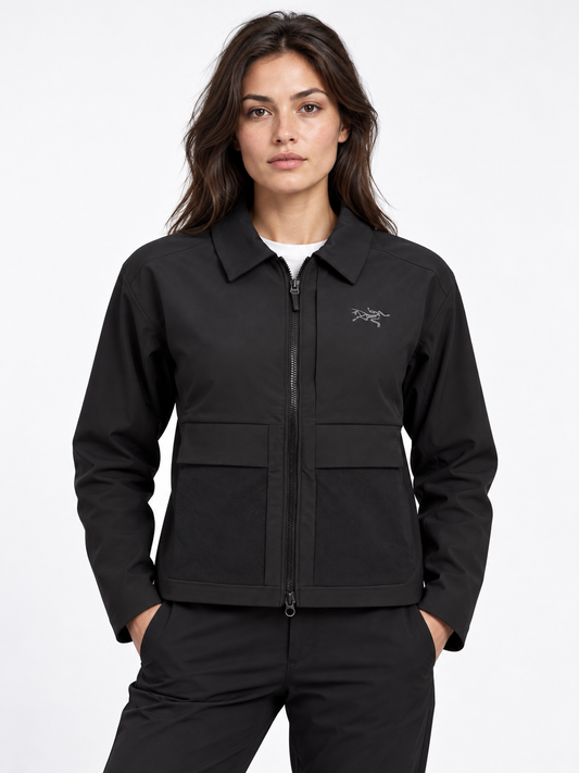 Arc'teryx AI着用イメージ（架空の成人女性モデル・コーディネート例）