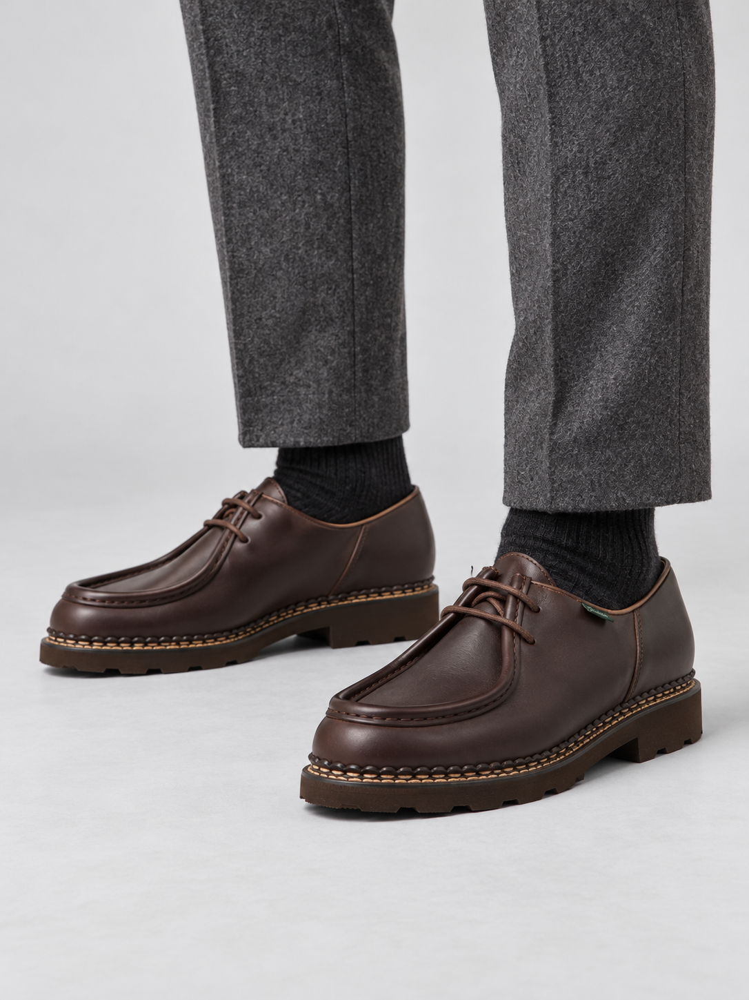 Paraboot AI着用イメージ（架空の成人男性モデル・コーディネート例）