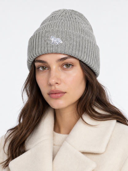 Maison Kitsuné AI着用イメージ（架空の成人女性モデル・コーディネート例）