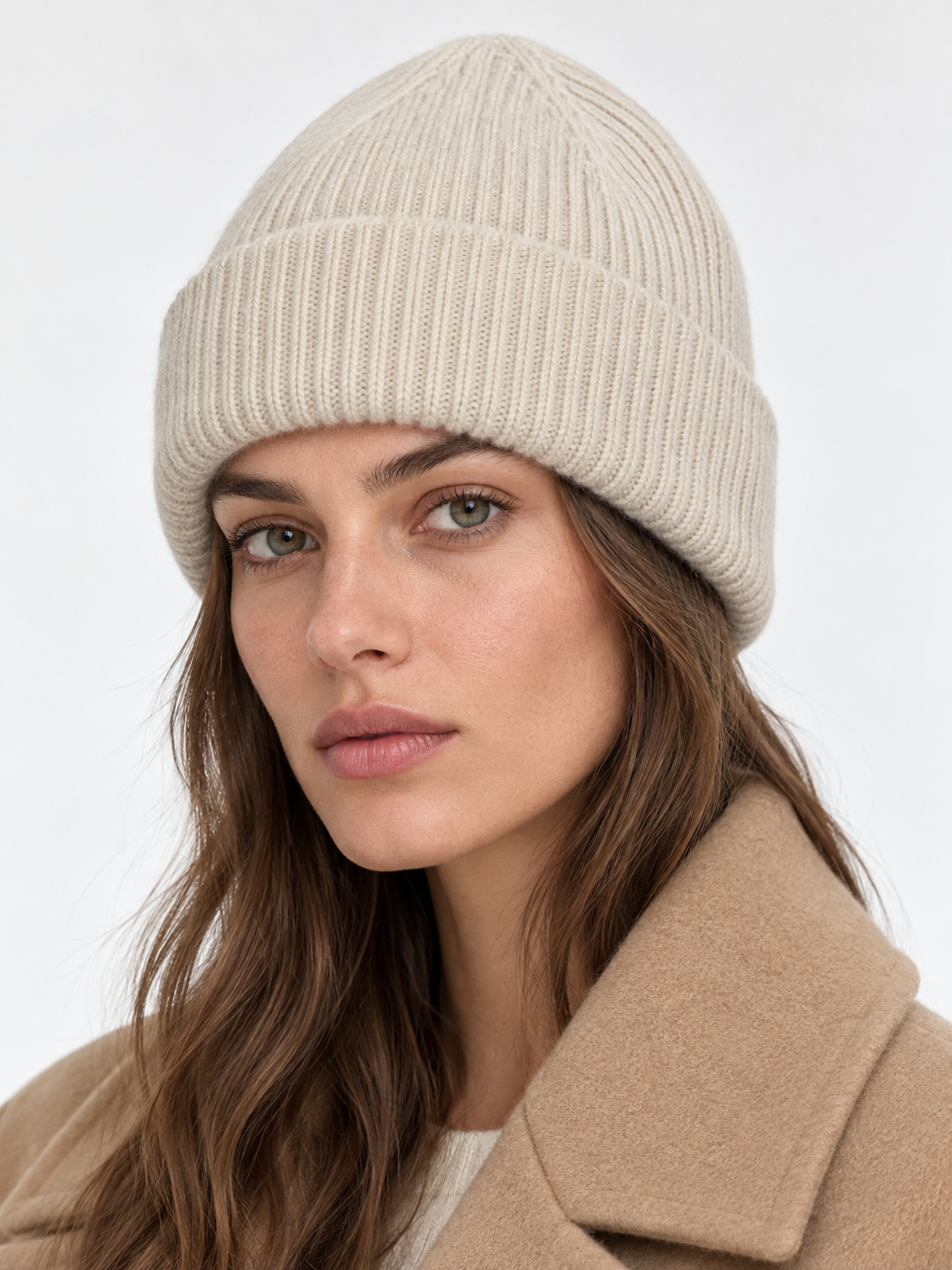 Le Bonnet AI着用イメージ（架空の成人女性モデル・コーディネート例）