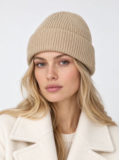 Le Bonnet AI着用イメージ（架空の成人女性モデル・コーディネート例）