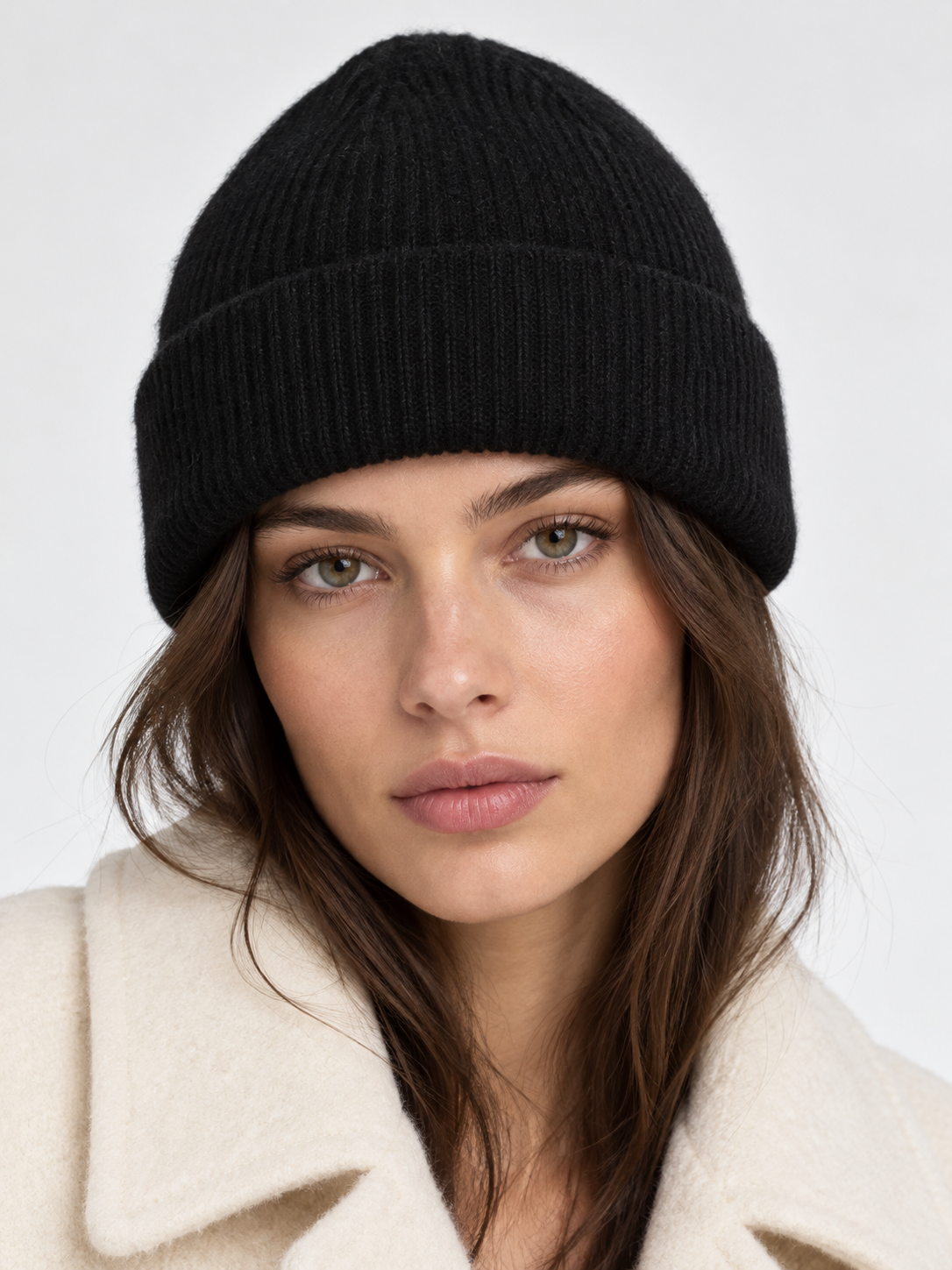Le Bonnet AI着用イメージ（架空の成人女性モデル・コーディネート例）