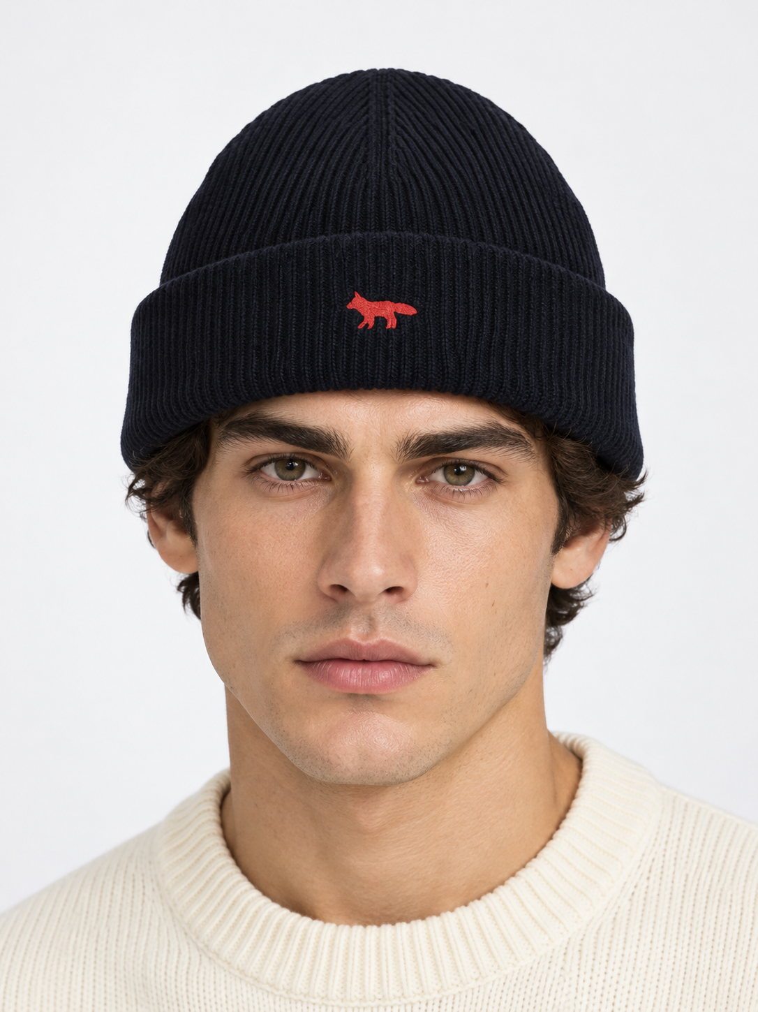 Maison Kitsuné AI着用イメージ（架空の成人男性モデル・コーディネート例）