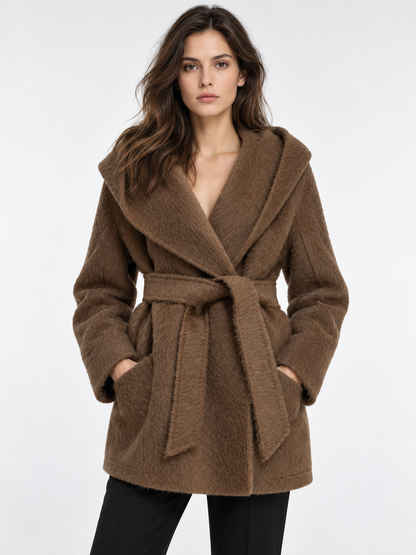 Max Mara AI着用イメージ（架空の成人女性モデル・コーディネート例）