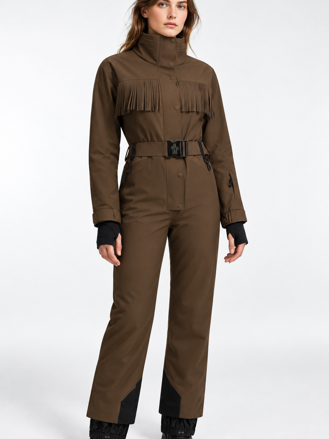 Moncler Grenoble AI着用イメージ（架空の成人女性モデル・コーディネート例）