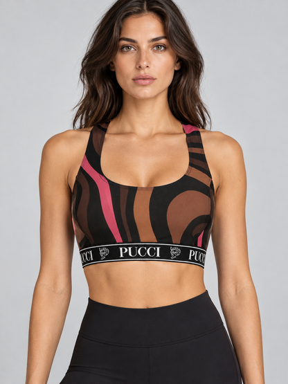 Pucci AI着用イメージ（架空の成人女性モデル・コーディネート例）