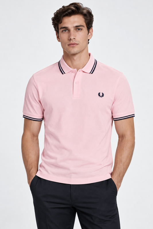 FRED PERRY AI着用イメージ（架空の成人男性モデル・コーディネート例）