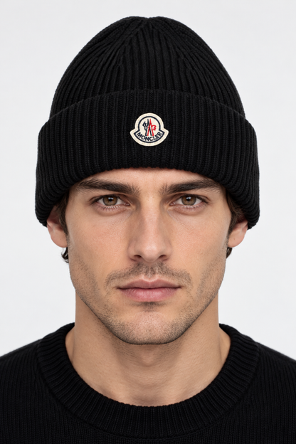 MONCLER AI着用イメージ（架空の成人男性モデル・コーディネート例）