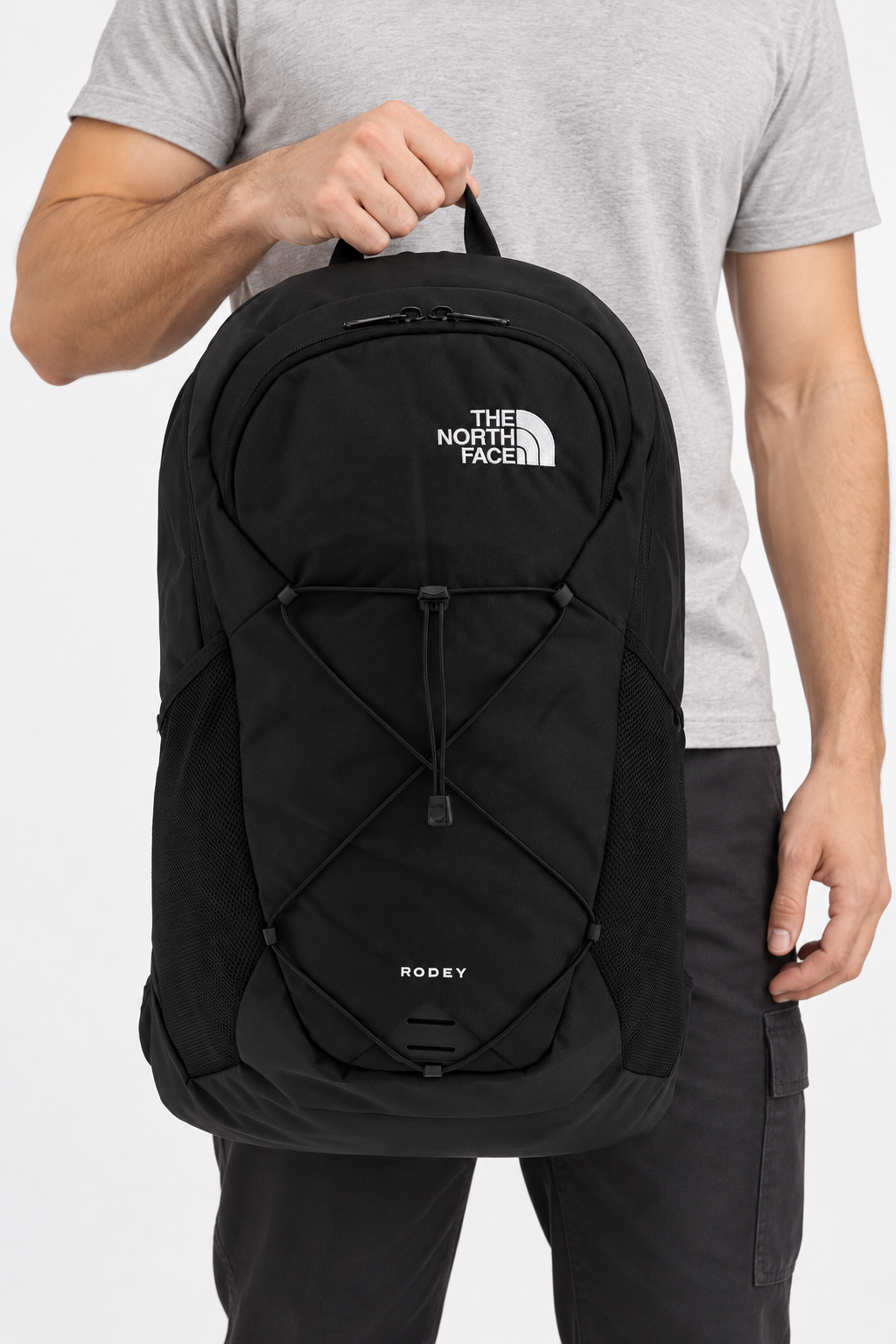 THE NORTH FACE AI着用イメージ（架空の成人男性モデル・コーディネート例）