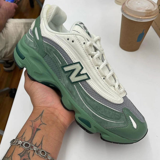 New Balance 1000